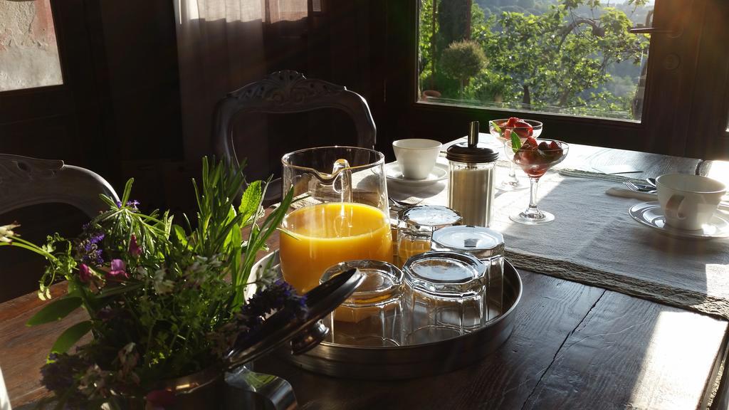 Agriturismo Gocce Di Luna 첼레리구레 외부 사진