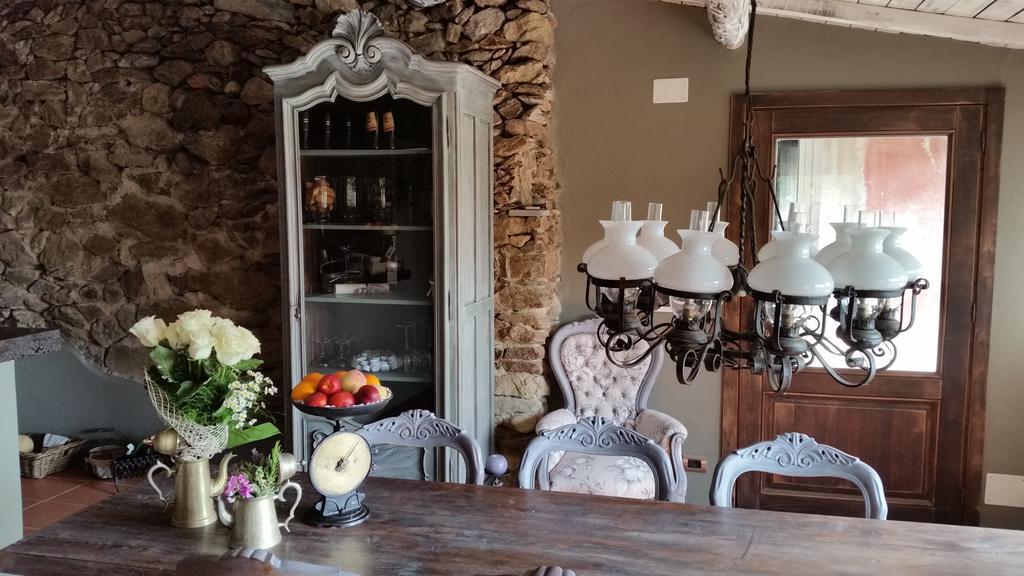 Agriturismo Gocce Di Luna 첼레리구레 외부 사진
