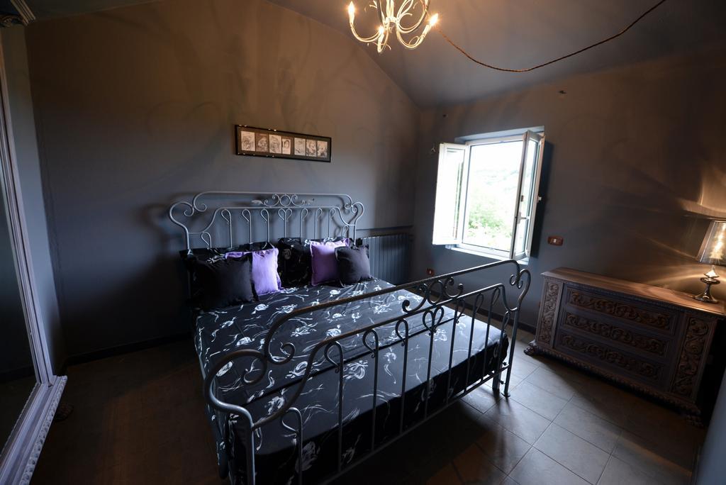 Agriturismo Gocce Di Luna 첼레리구레 객실 사진