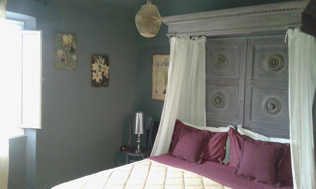 Agriturismo Gocce Di Luna 첼레리구레 외부 사진