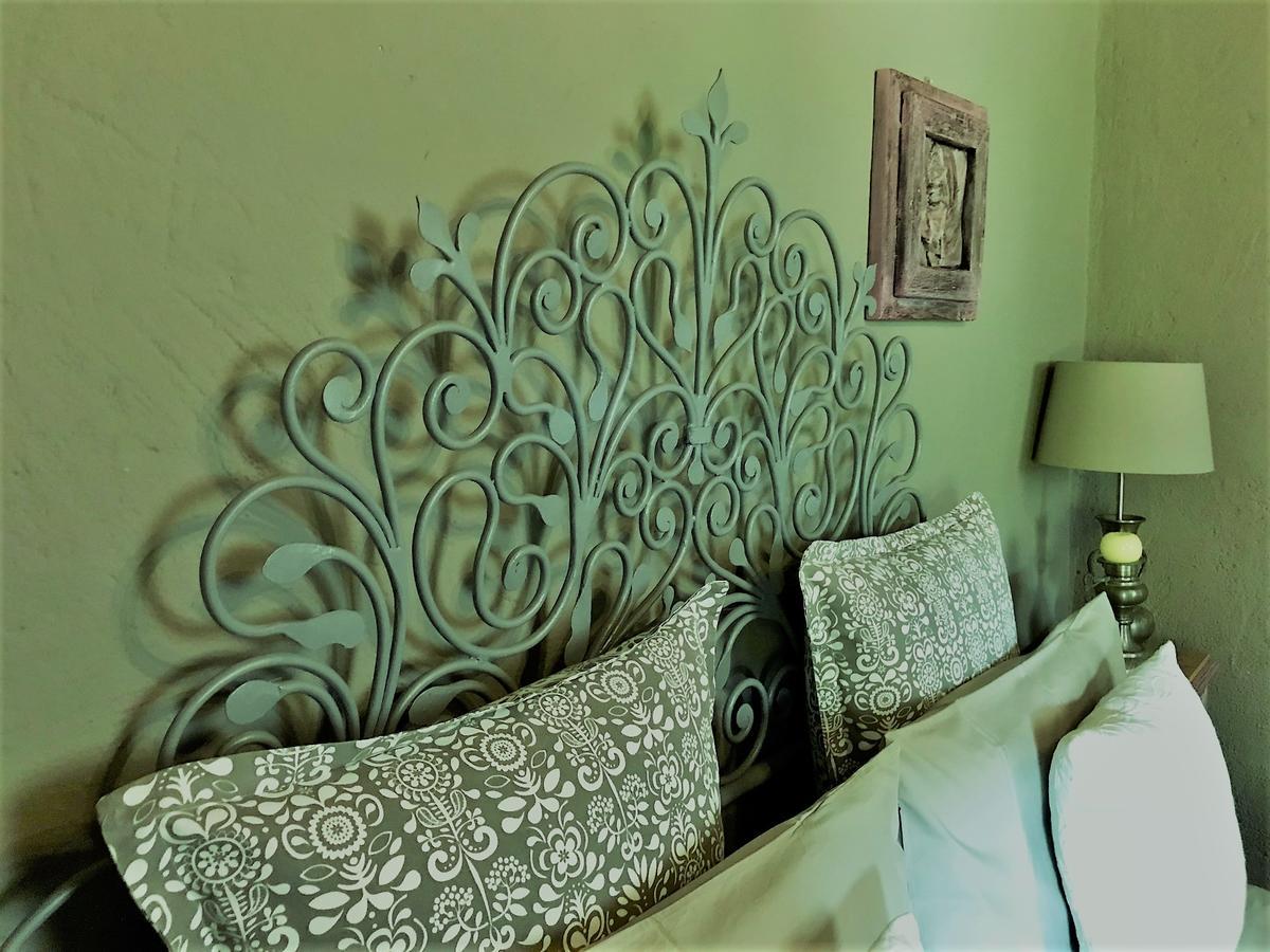 Agriturismo Gocce Di Luna 첼레리구레 외부 사진