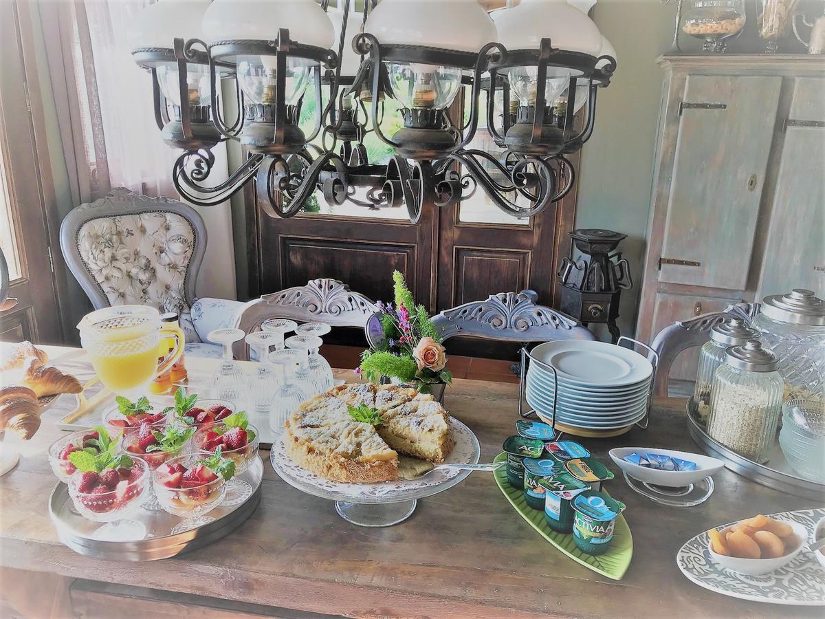 Agriturismo Gocce Di Luna 첼레리구레 외부 사진