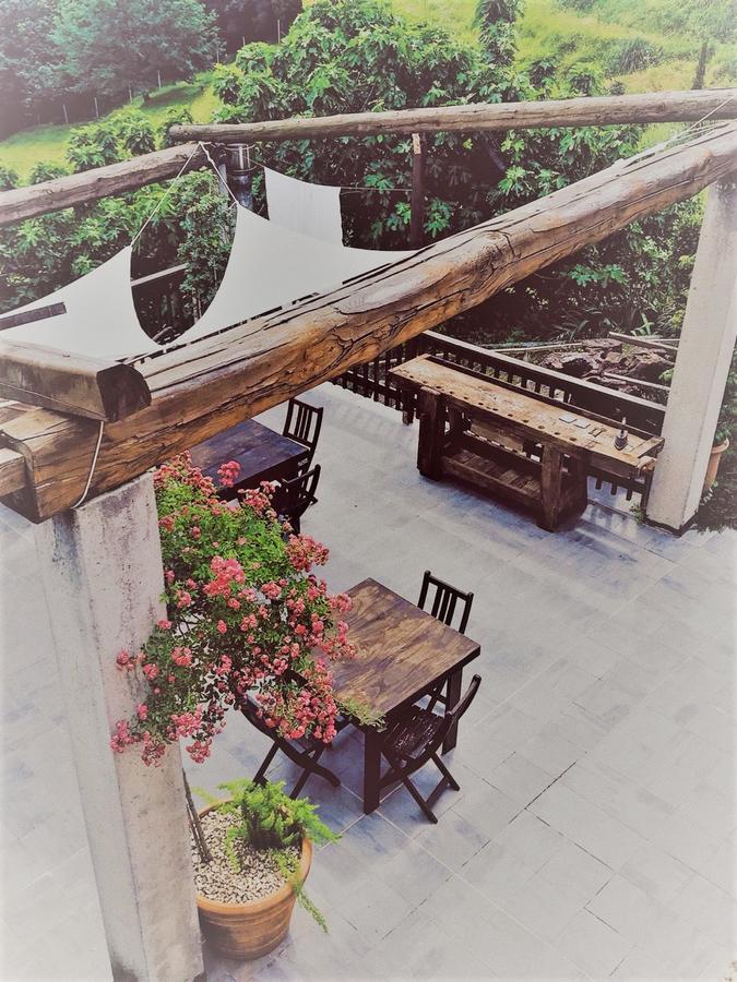 Agriturismo Gocce Di Luna 첼레리구레 외부 사진
